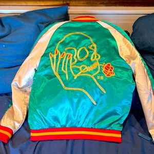 URBAN OUTFITTERS EMBROIDER SATIN GREEN BOMBER